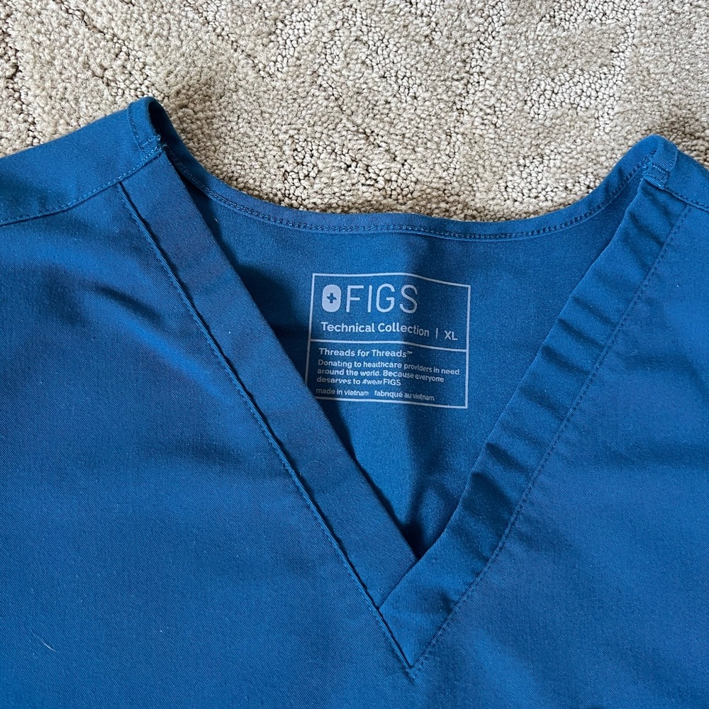 Figs Catarina One Pocket Scrub Top